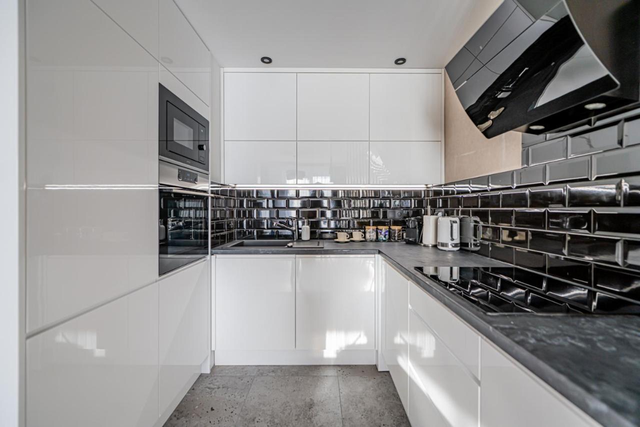 Apartment 24H With Free Garage And Ac Jagielly 5 弗罗茨瓦夫 外观 照片